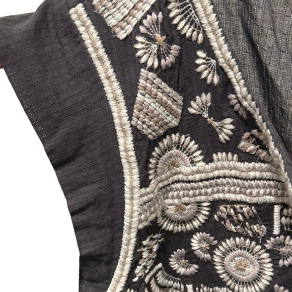 Lucky Brand Grayish/ Black Blouse with White Embroidery Flutter Sz XXL - Picture 5 of 13